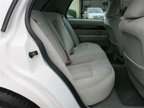 ONLY 20K MILES SUPER CLEAN GS Edition Cloth Interior 4.6L V8 Rear Wheel Drive, image 15