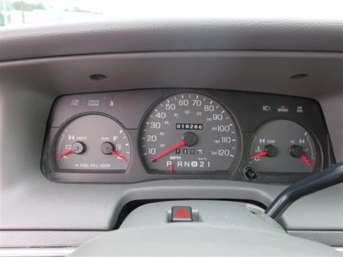 ONLY 20K MILES SUPER CLEAN GS Edition Cloth Interior 4.6L V8 Rear Wheel Drive, image 19