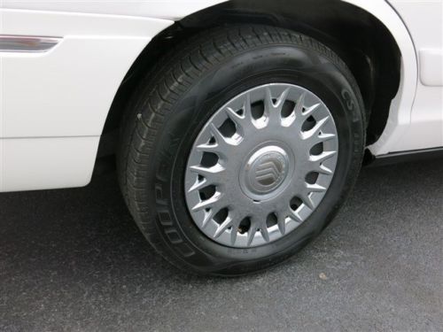 ONLY 20K MILES SUPER CLEAN GS Edition Cloth Interior 4.6L V8 Rear Wheel Drive, image 23