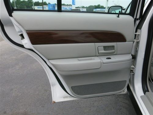 ONLY 20K MILES SUPER CLEAN GS Edition Cloth Interior 4.6L V8 Rear Wheel Drive, image 29