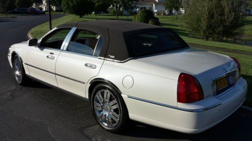 2005 lincoln town car signature limited *pristine condition!*