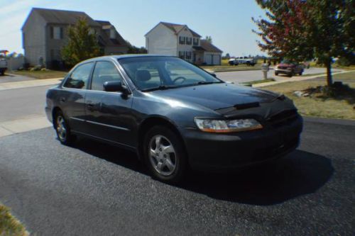 1998 honda accord (4 door, 5 speed) 2.3l 4 cylinder, moonroof, new clutch