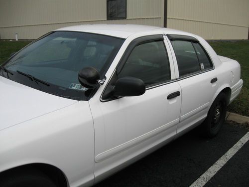 2007 ford crown victoria police interceptor sedan 4-door 4.6l