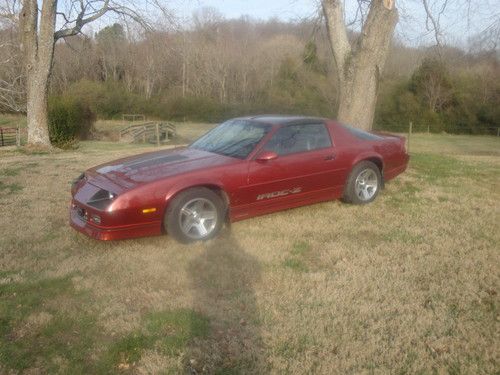 Chevrolet camaro z-28 iroc