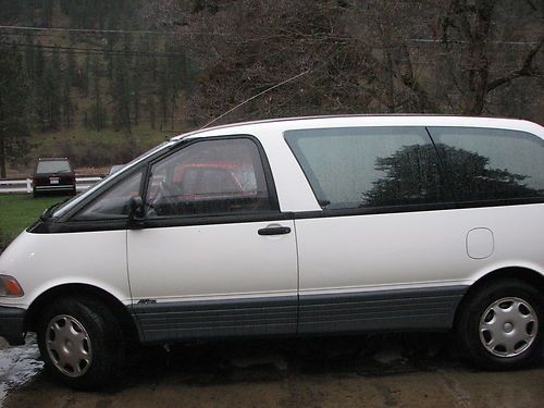 Toyota previa 1991 white van clean