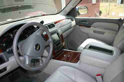 2011 Chevrolet Suburban Premium LTZ Package, US $47,000.00, image 2