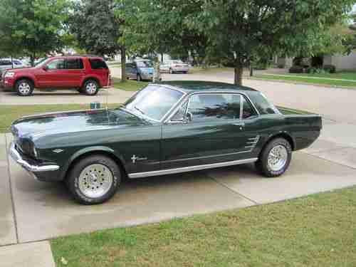 Ford Mustang 1966, image 3