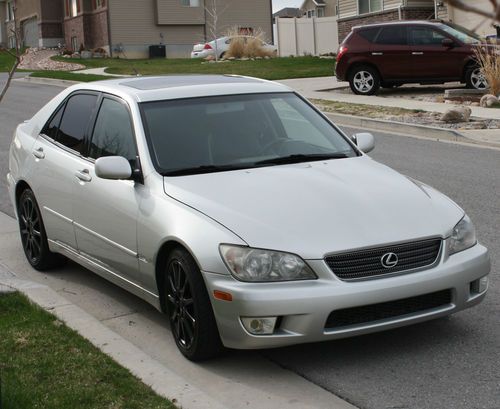 2001 lexus is300 base sedan 4-door 3.0l