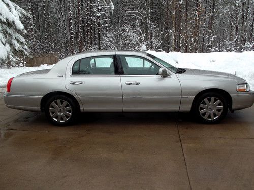 2005 lincoln town car signature limited sedan 4-door 4.6l