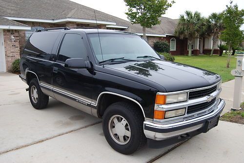 1999 chevrolet tahoe ls sport utility 2-door 5.7l  no reserve!!!!!!