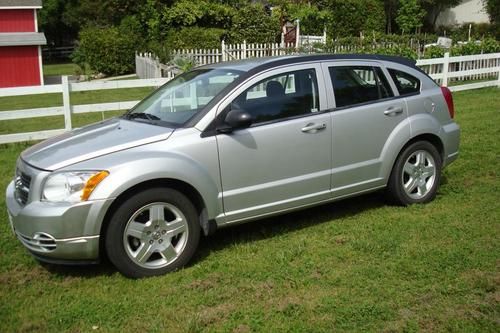 2009 dodge caliber sxt hatchback 4-door 2.0l 36,000 miles, very clean, clean