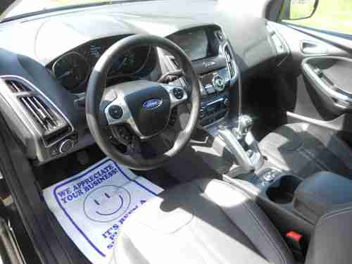 2012 FORD FOCUS TITANIUM HATCHBACK 2.OL/NO RESERVE/5 SPEED/NAVI/HTD LTHR/SUNROOF, image 8