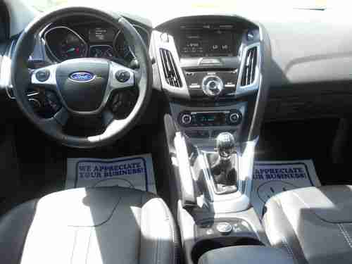 2012 FORD FOCUS TITANIUM HATCHBACK 2.OL/NO RESERVE/5 SPEED/NAVI/HTD LTHR/SUNROOF, image 10