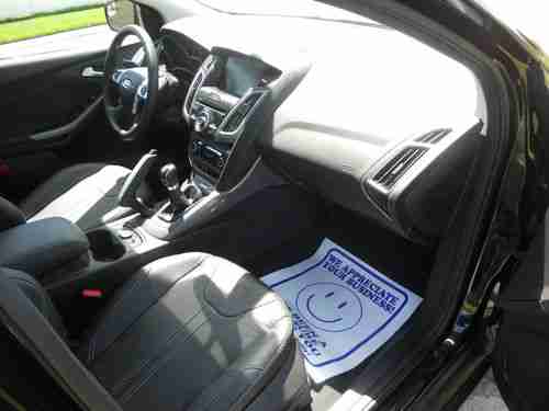 2012 FORD FOCUS TITANIUM HATCHBACK 2.OL/NO RESERVE/5 SPEED/NAVI/HTD LTHR/SUNROOF, image 12