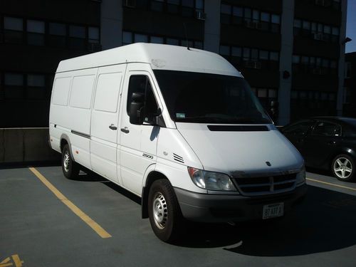 2004 dodge sprinter 2500 base standard cargo van 3-door 2.7l