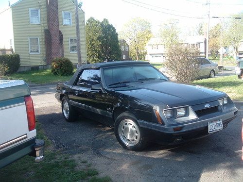 1985  mustang gt convertible