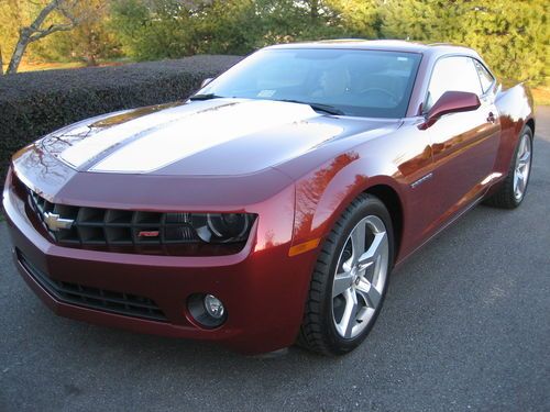 2011 camaro rs ss stripes 20 inch ss wheels, 27k miles, heated seats like new