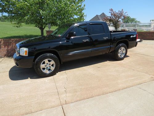 2005 crew cab 4x4 dakota low miles!!! no reserveeee!!!wow!!!