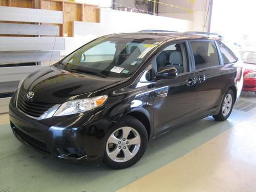 2011 toyota sienna le mini passenger van 5-door 3.5l