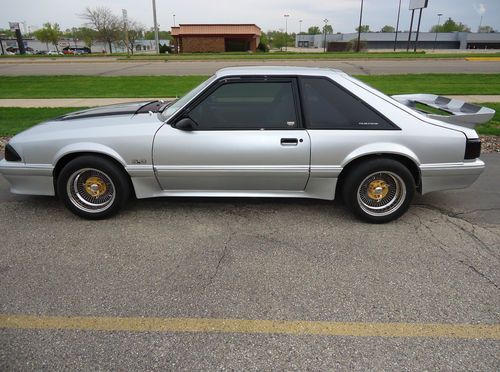1990 ford mustang hatchback custom  with 5.0l efi built