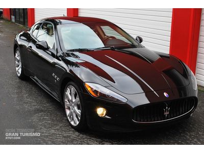 Granturismo s, nero over nuovo sabbia, parking sensors, black grilles, stitching