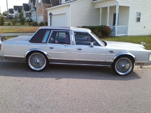 1988 lincoln town car custom 22' wire wheels