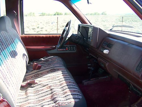 1993 silverado chevrolet 1/2 ton pick up  below kelly blue book