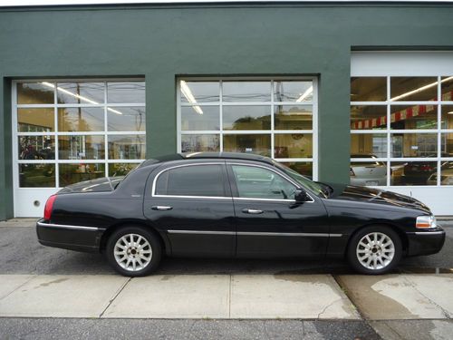 2007 lincoln town car signature - black - no reserve!