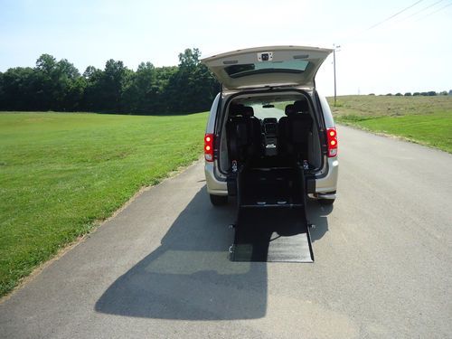 2013 DODGE GRAND CARAVAN WHEELCHAIR/HANDICAP RAMP VAN REAR ENTRY CONVERSION, US $27,200.00, image 6