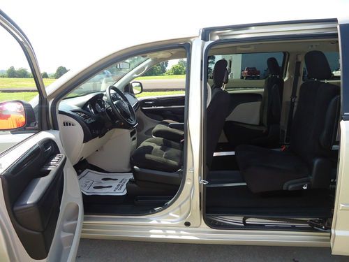 2013 DODGE GRAND CARAVAN WHEELCHAIR/HANDICAP RAMP VAN REAR ENTRY CONVERSION, US $27,200.00, image 9