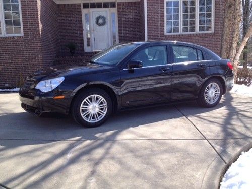 2007 chrysler sebring touring sedan 4-door 2.4l, low mileage