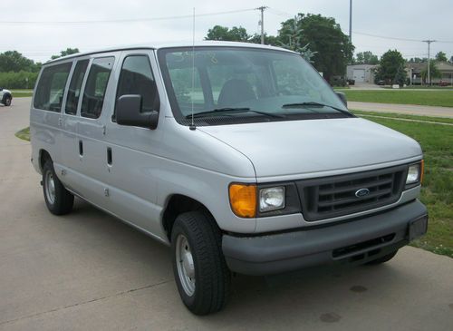 2005 ford e-150 club wagon xl standard passenger van 2-door lic#3408