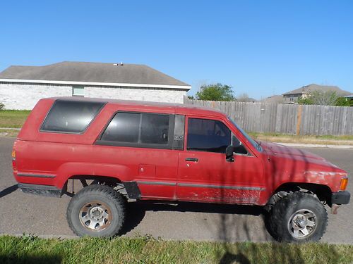 1986 toyota 4runner dlx sport utility 2-door 2.4l 4x4 w/cold a/c