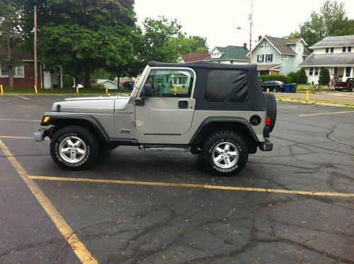 2001 jeep wrangler se sport utility 2-door 2.5l