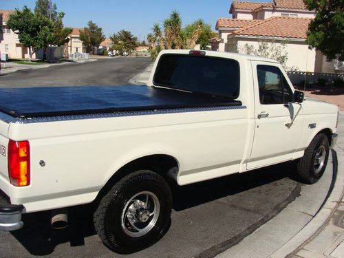 1995 ford f-250 xl standard cab pickup 2-door 7.5l