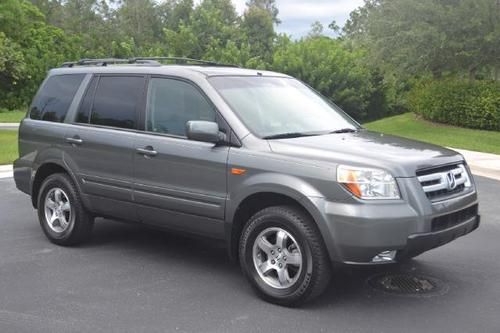 2007 honda pilot ex, "no reserve" 3rd row seat and more