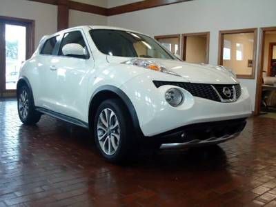 Carfax certified juke sl navigation moonroof sport pckg bluetooth usb we finance