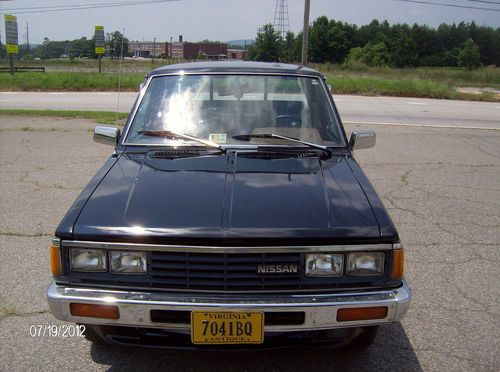 Nissan 720 Engine rebuilt, new paint, 23 mpg!, image 2