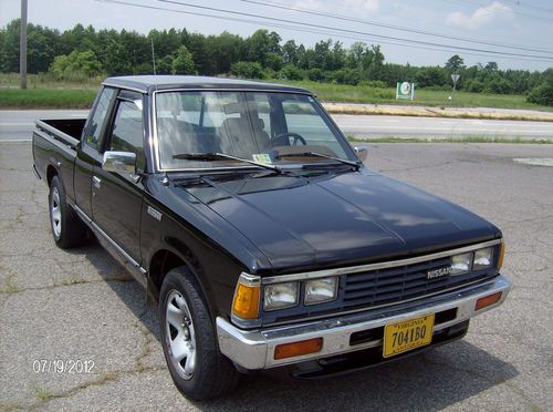 Nissan 720 Engine rebuilt, new paint, 23 mpg!, image 3