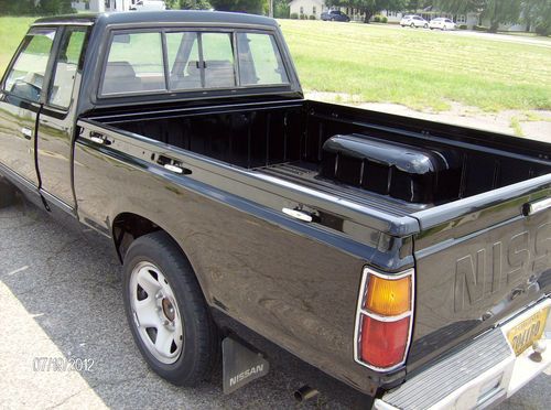 Nissan 720 Engine rebuilt, new paint, 23 mpg!, image 10