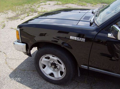 Nissan 720 Engine rebuilt, new paint, 23 mpg!, image 12