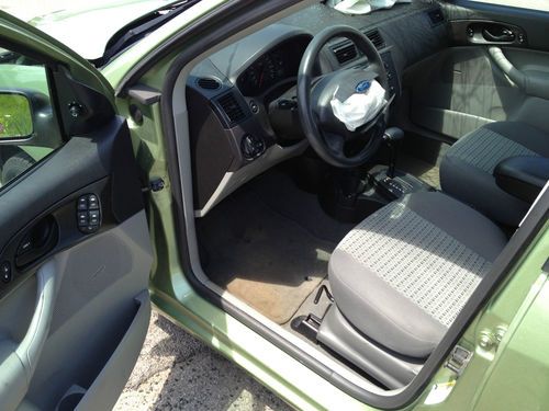 2007 Ford Focus SE Sedan, Power window/locks, Salvage, Damaged, Rebuildable, image 15