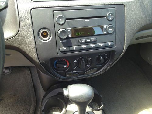 2007 Ford Focus SE Sedan, Power window/locks, Salvage, Damaged, Rebuildable, image 19