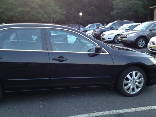 2007 honda accord v6 ex - black in color with 97000 miles