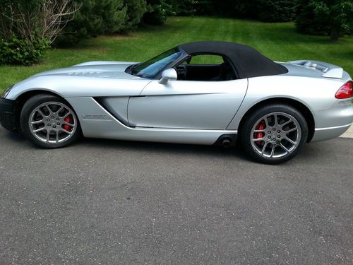 2005 dodge viper srt-10 convertible 2-door 8.3l