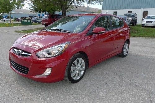 2013 hyundai accent hatchback se 1.6l 12k mi abs cruise bluetooth alloys xm