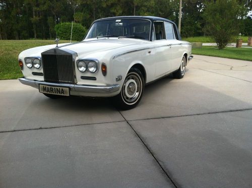 Classic 69 rolls royce silver silver shadow white black antique collector sedan