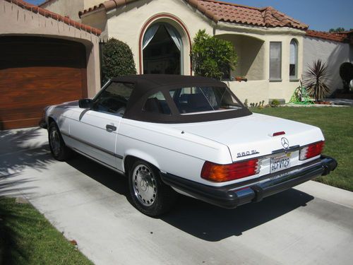1989 Mercedes Benz 560SL LOW mileage, image 2