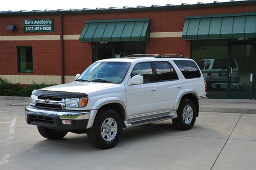 Toyota 4runner / 1 owner / t-belt done / leather / 4x4 / dealer serviced / wow