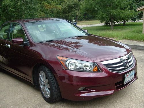 2011 honda accord 4 dr ex-l v6 in excellent condition;fully loaded; waxed shine